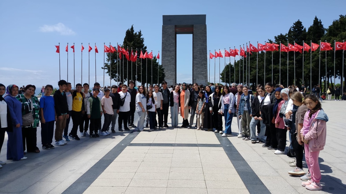 Çanakkale Şehitliği, Eskişehir Balmumu Müzesi, Bursa Ulu Cami, Denizli Pamukkale Okul Gezimizi Yaptık